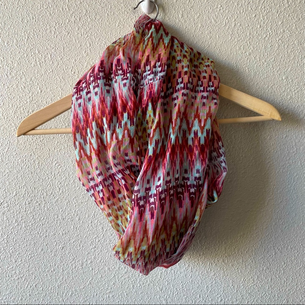 Chevron Light Weight Infinity Scarf in Pink & Mauve